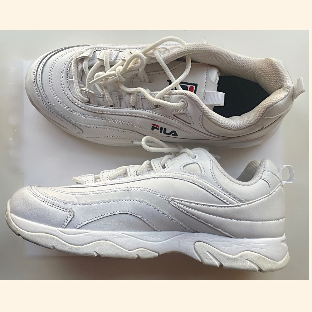 FILA Women’s Disarray White Tennis Sneakers Shoes
Size US 10